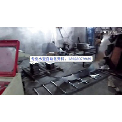電水壺扇形料自動化開料，MT料架收放料，兩臺NC送料機，兩臺沖床連線自動化開料